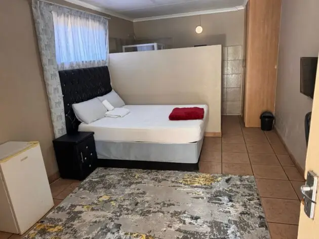 Modern Room 2 Overnight