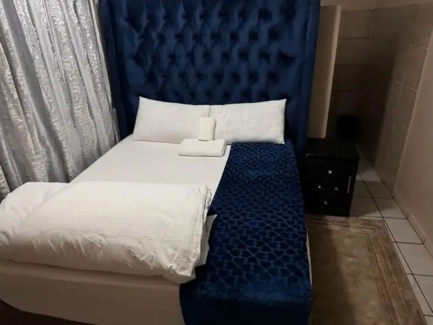 Luxury Room OverNight - Image 3